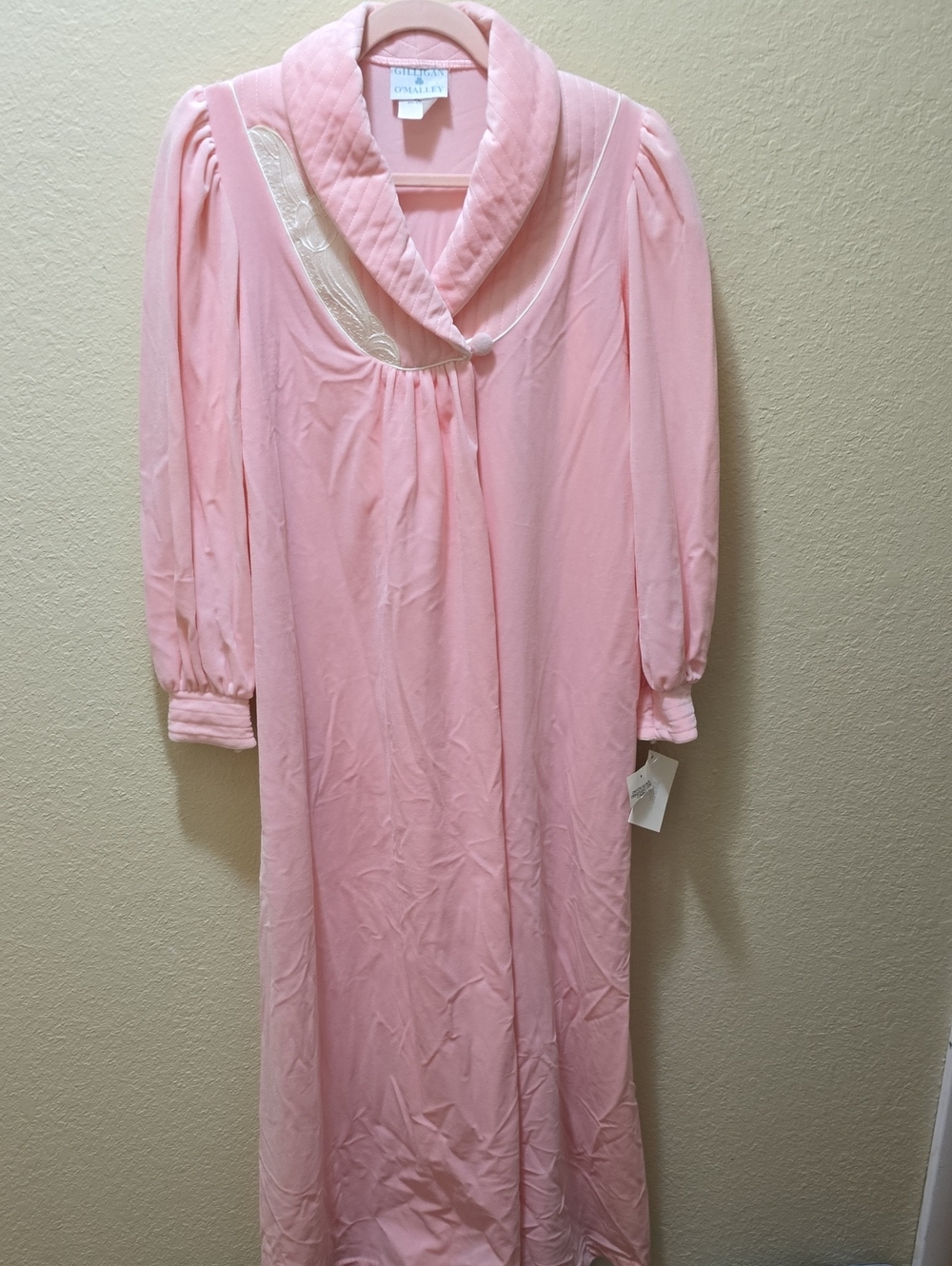 NWT Gilligan & O'Malley Light Pink Long Sleeve Shawl-Collar Nightgown